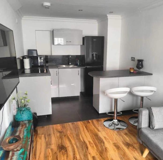Dollis Hill One Bedroom Nw2 * Londen